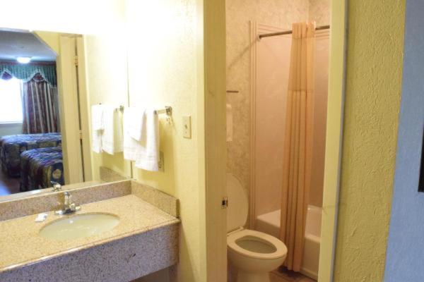 Delux Inn オデッサ エクステリア 写真